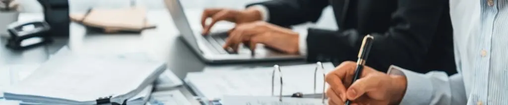 Bilanzbuchhalter bei der Arbeit – Büroservice1a Altötting